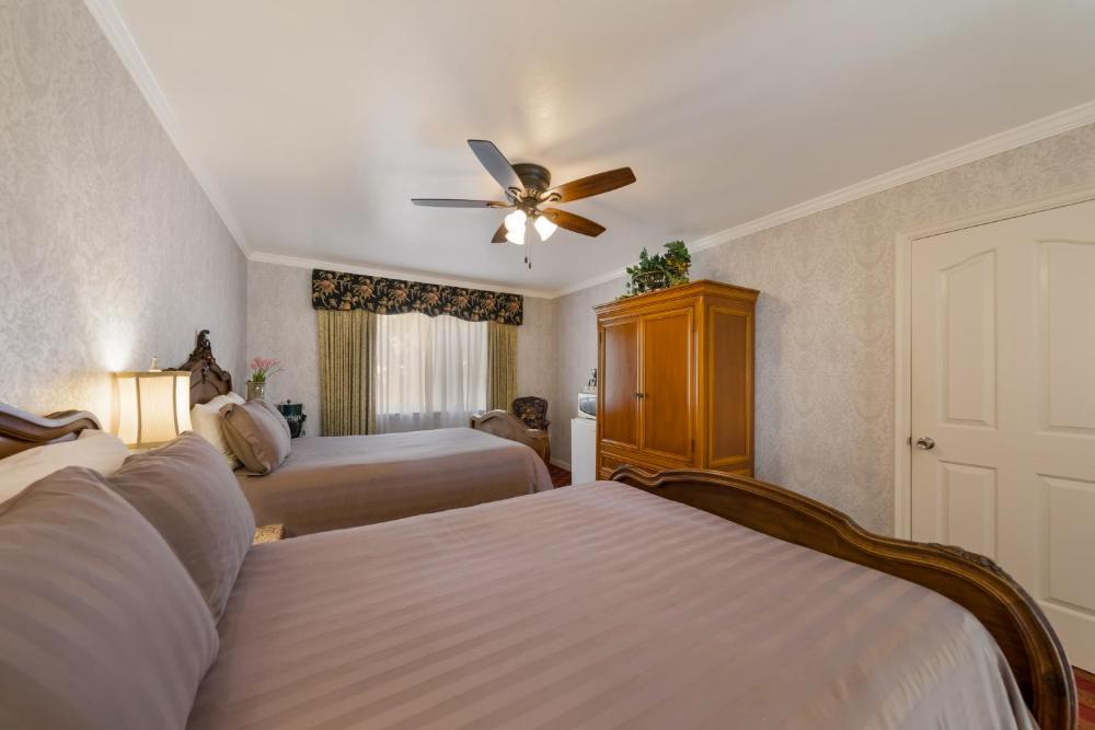 Standard Two Double Beds interior
